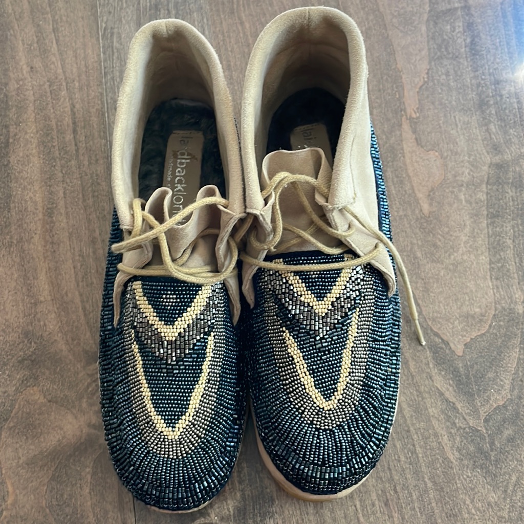 Laid Back By London Beaded Moccasins. Sz 37.